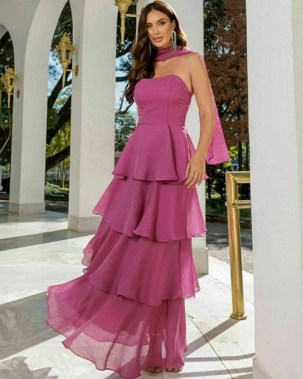 Vestido Longo Fúcsia em Chiffon Tomara que Caia e Saia em Camadas